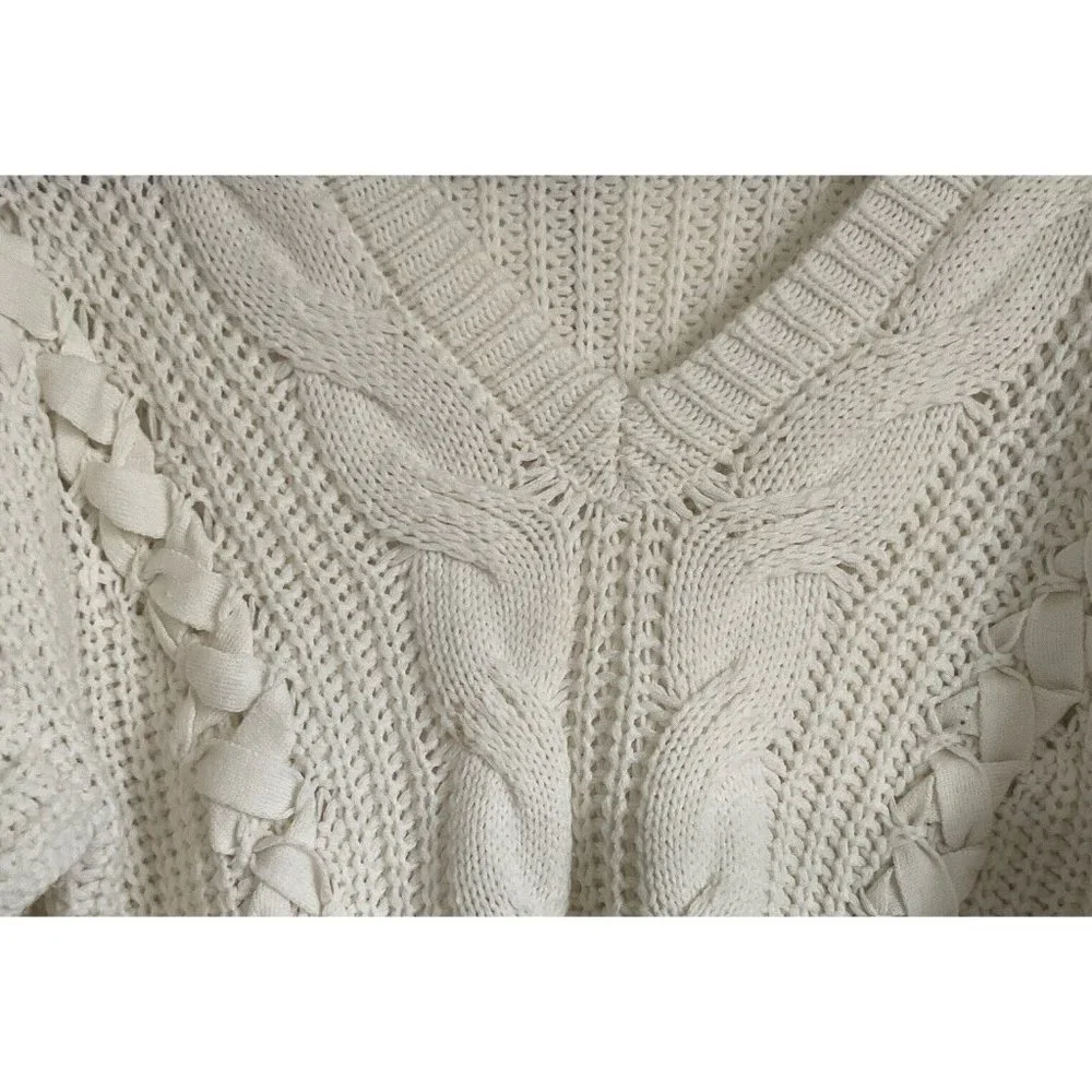 Ultra Flirt XL Woman’s Ivory V-Neck Cable Acrylic‎ Sweater Style RS617401